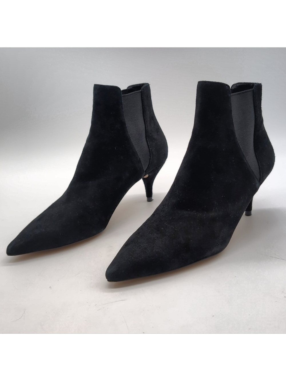 Zara 39 8.5 Black Suede Pointed-Toe Kitten Heel Ankle Boots